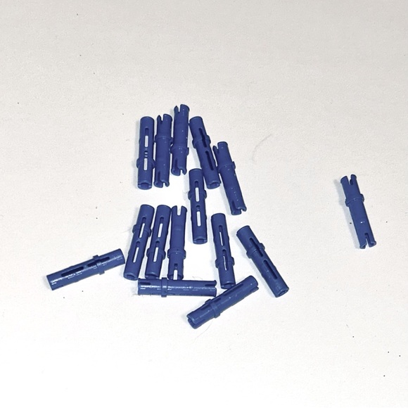 LEGO MINDSTORMS EV3 31313 Blue Replacement Parts - Picture 1 of 3